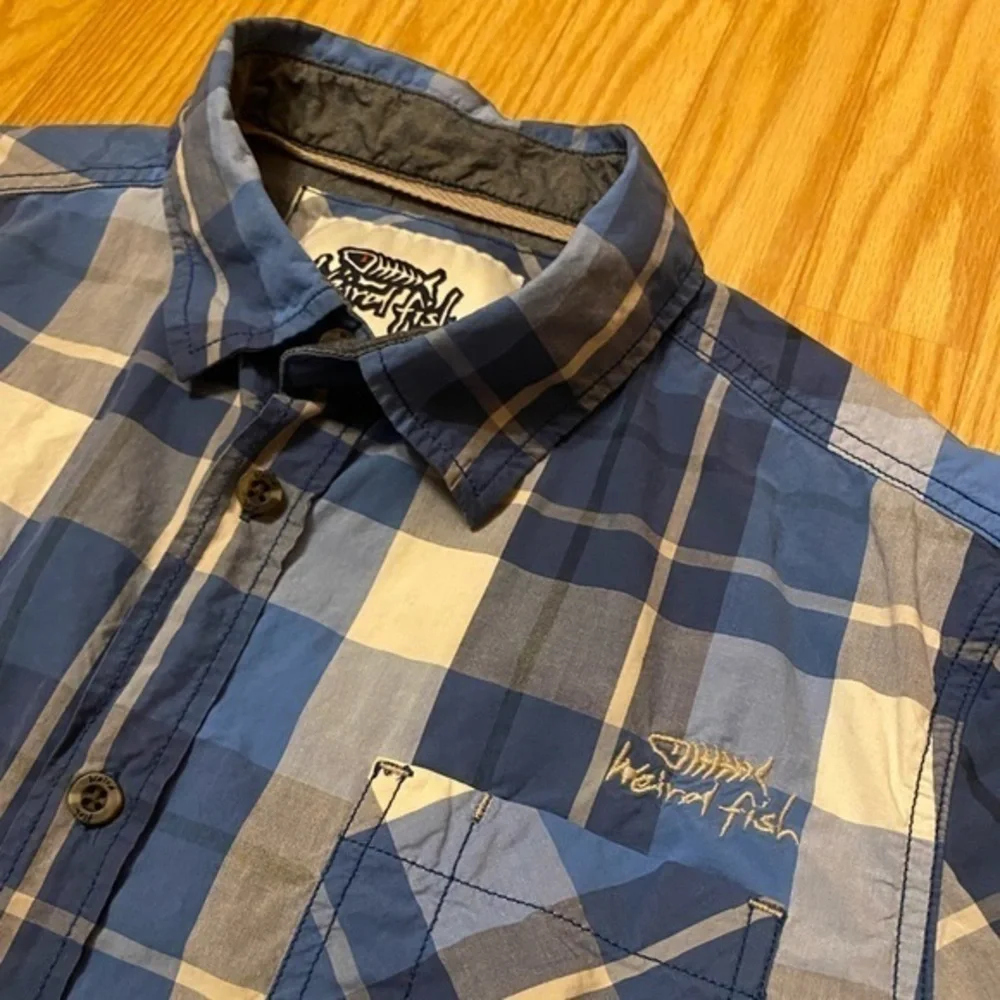 Weird Fish Mens Plaid‎ Button Tee - Picture 2 of 5